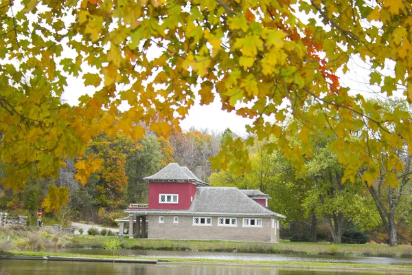 Herfst huis — Stockfoto