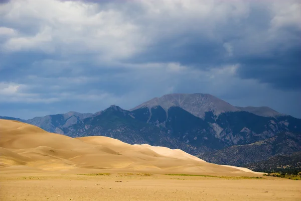 Temporale sulle dune di sabbia — Foto Stock