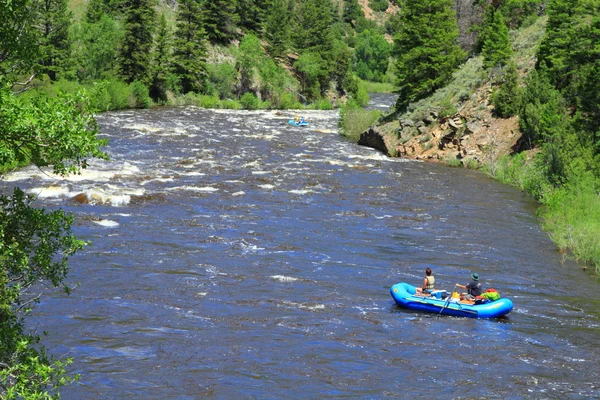 Rafting sulle acque bianche — Foto Stock