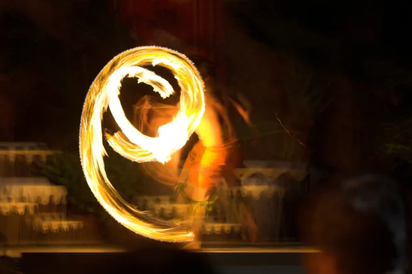 Dancing with fire — Stock Photo, Image