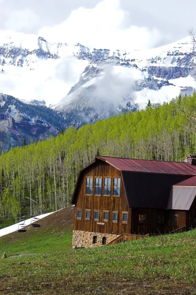 Casa di resort di montagna — Foto Stock