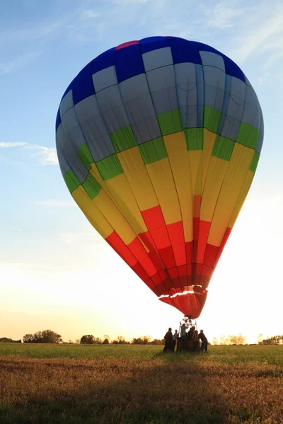 Lądowanie balonem na gorące powietrze — Zdjęcie stockowe