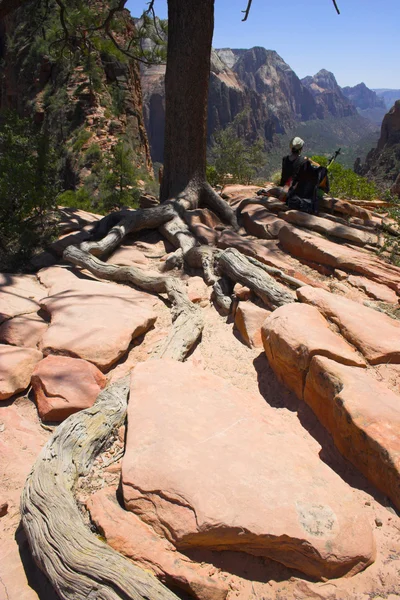 Hiker resting — Stock Photo, Image