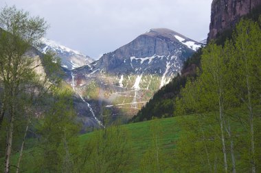 aspens ve dağlar