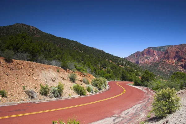 Red road upward — Stock Photo, Image