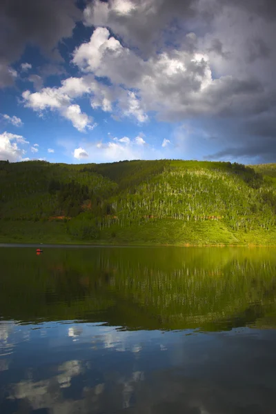 Alpenmeer — Stockfoto