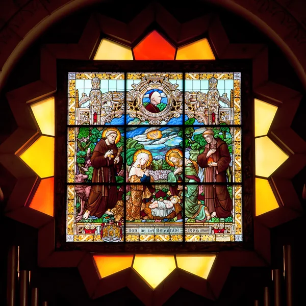 Παλαιστίνη, χρωματισμένο γυαλί στην εκκλησία της Γεννήσεως στη Βηθλεέμ. — Φωτογραφία Αρχείου