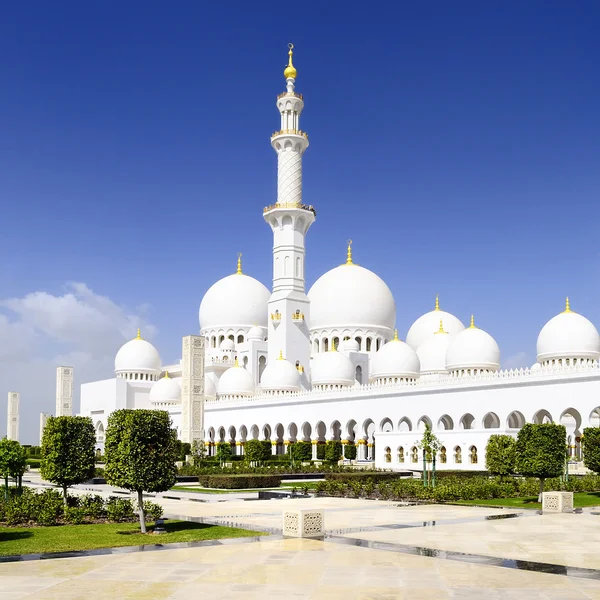 Abu Dhabi Sheikh Zayed Mesquita Branca — Fotografia de Stock