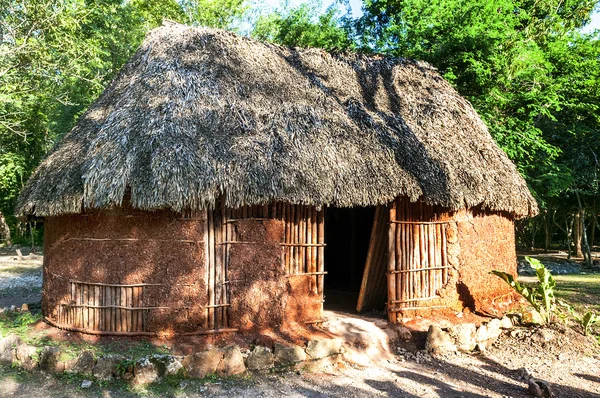 Traditionele Maya home — Stockfoto