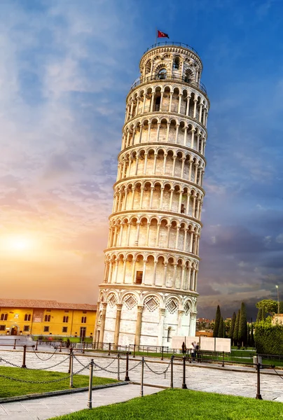 Pisa leaning tower, İtalya — Stok fotoğraf