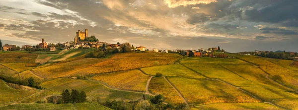 Castiglione Faletto Pueblo Región Vinícola Barolo Langhe Piamonte Italia —  Fotos de Stock