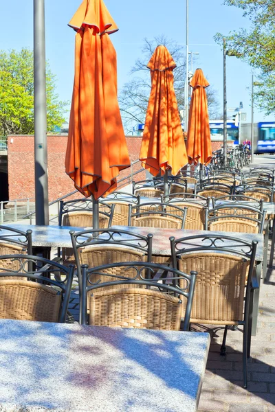 Buiten zomer café tabellen — Stockfoto