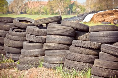 eski lastikler kazık