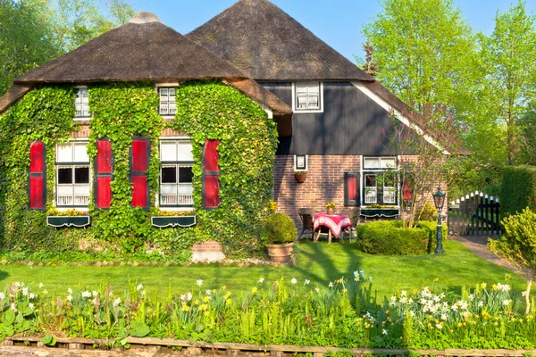 Traditionelles holländisches Haus — Stockfoto