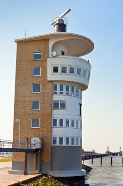 Modern deniz feneri