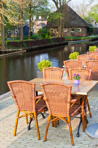 Mesas de café de verano al aire libre — Foto de Stock