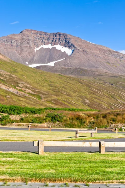 Zona de descanso vacía en la carretera de Islandia —  Fotos de Stock