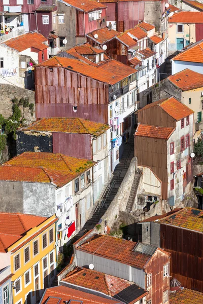 Rua Estreita na Cidade Velha, Porto, Portugal — Fotografia de Stock