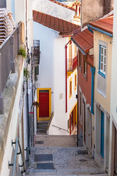 Szűk utcában a lépcsőn, a régi város, Coimbra — Stock Fotó