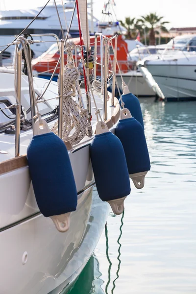 Seitenbojen für Segelboote — Stockfoto