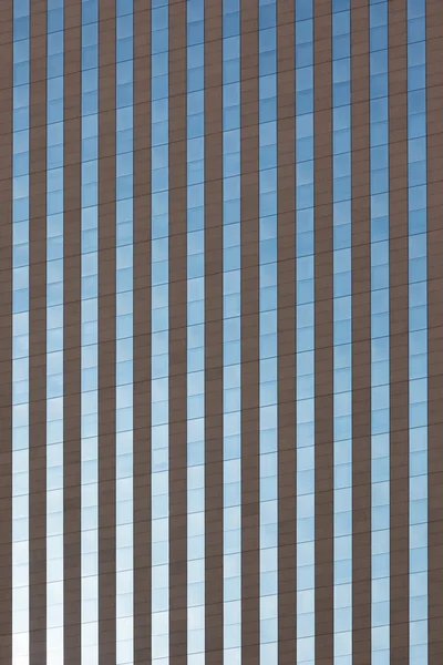 Fachada de edificio de rascacielos de vidrio como fondo — Foto de Stock