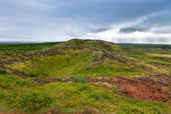 Antiguo cráter del volcán en Islandia — Foto de Stock