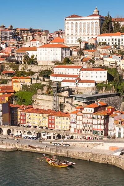 Vista general del casco antiguo de Oporto, Portugal — Foto de Stock