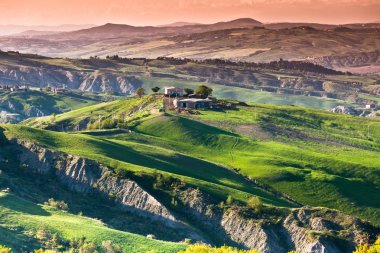 ışık ve gölge tuscan tepeler üzerinde