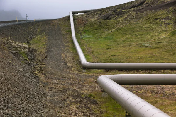 Rury przemysłowe w Elektrownia geotermalna na Islandii — Zdjęcie stockowe