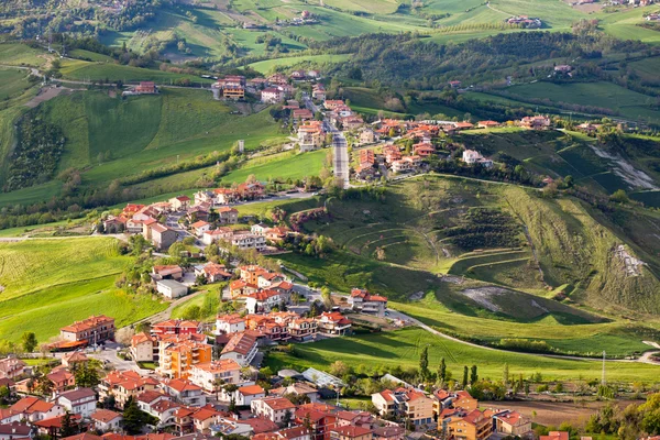 Moderne San Marino Vorstädte Blick von oben — Stockfoto