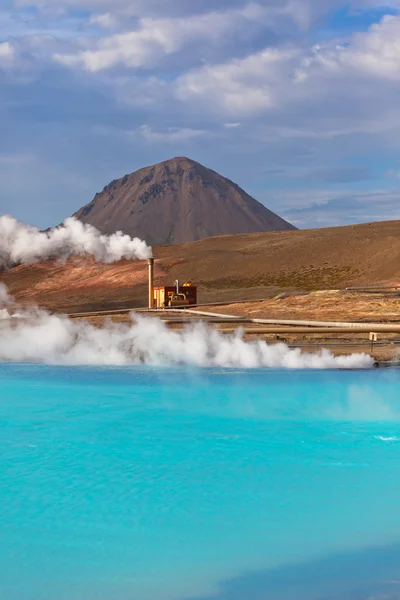 Geothermal Power Station and Turquoise Lake in Iceland — Stock Photo, Image