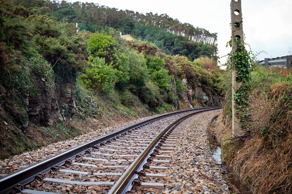 Vecchia ferrovia rurale nel nord della Spagna — Foto Stock