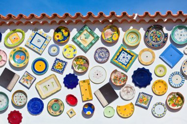 geleneksel Portekiz seramik tabak bir duvara Algarve'deki/daki oteller