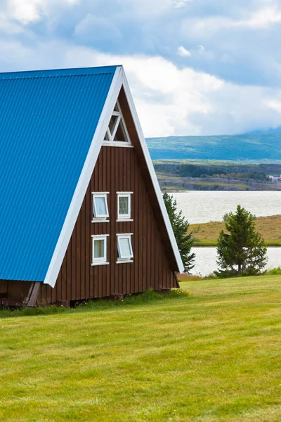 Casa de vacaciones típica en Islandia del Norte —  Fotos de Stock