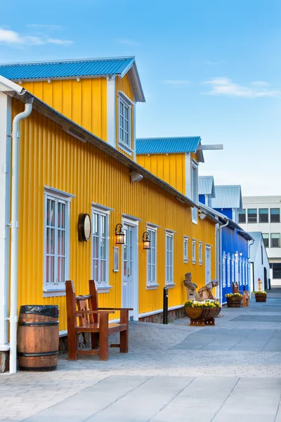 Restaurace ulice na malé severní Island města — Stock fotografie