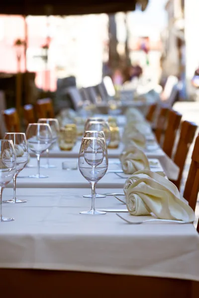 Cozy Restaurant tables ready for service — Stock Photo, Image