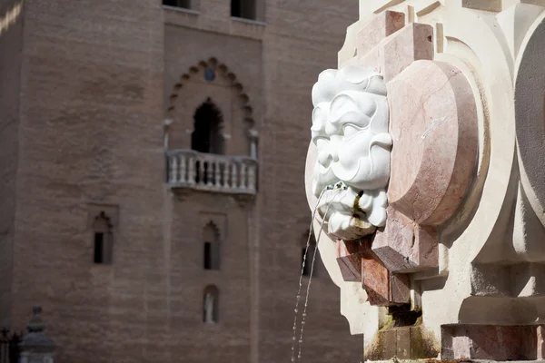 Fontaine sculpture, Sevilla, Espagne — Photo