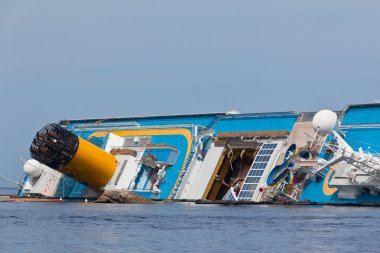 Giglio, İtalya - 28 Nisan 2012: costa concordia cruise gemisi, ben
