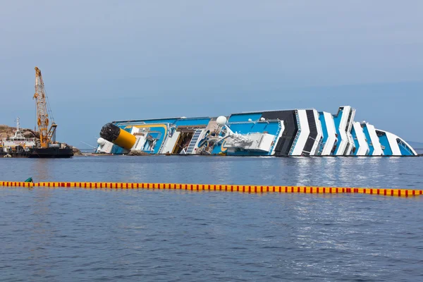 Giglio, İtalya - 28 Nisan 2012: costa concordia cruise gemisi, ben — Stok fotoğraf