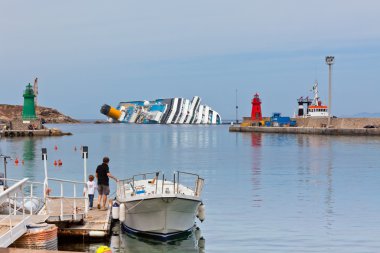Giglio, İtalya - 28 Nisan 2012: costa concordia cruise gemisi, ben