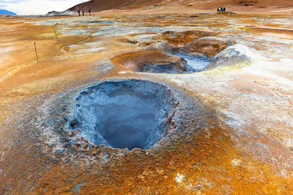 Gorące mułu garnki w obszar geotermalny hverir, Islandia — Zdjęcie stockowe