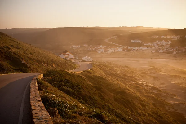 Indah oranye matahari terbenam di pantai laut Portugal — Stok Foto