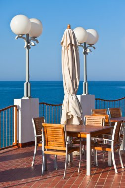 Deniz Manzaralı açık kafe