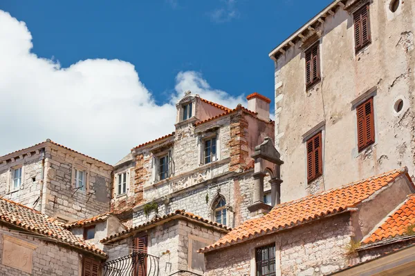 Eski taş binalar, sibenik, Hırvatistan — Stok fotoğraf