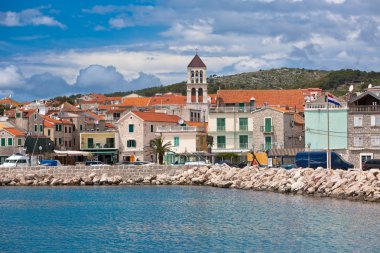 Vodice, Hırvatistan Adriyatik kıyısında küçük bir kasabadır