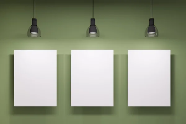 Drie whiteboards over de groene muur — Stockfoto