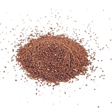 Beyaz arka planda siyah çay