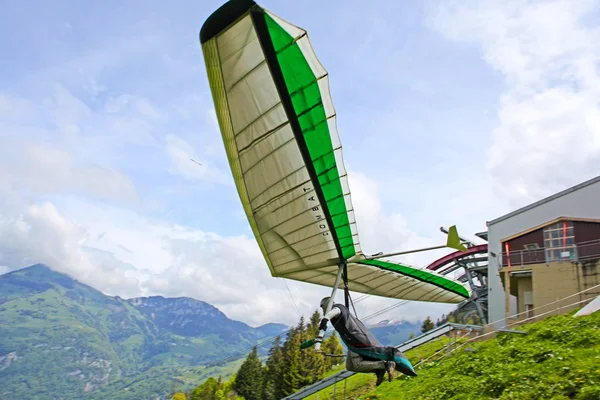 FIESH, SWITZERLAND - JULY 2: Competitor Oleg Matvieev from Ukraine takes pa — Stock Photo, Image