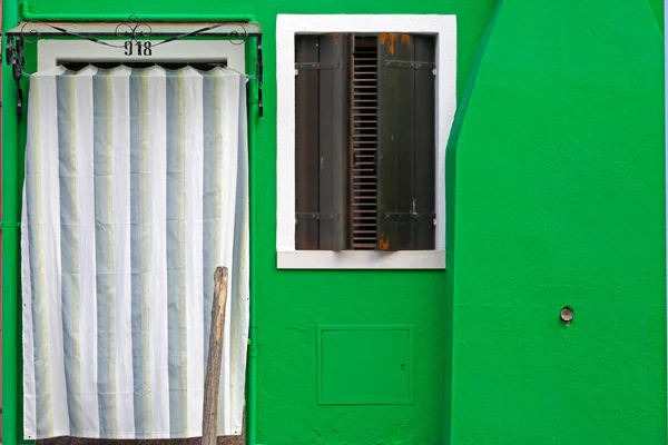 Burano Adası, Venedik, İtalya 'da renkli evler alındı — Stok fotoğraf