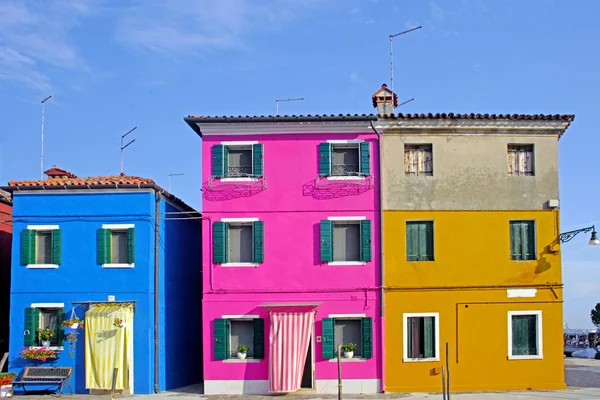Maisons colorées prises sur l'île de Burano, Venise, Italie — Photo